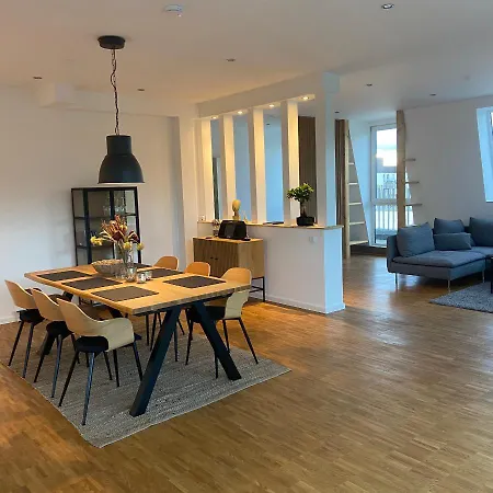 Zentrales Penthouse Mit Blick Auf Schwanenteich Apartament