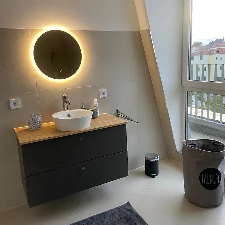 Apartament Zentrales Penthouse Mit Blick Auf Schwanenteich *